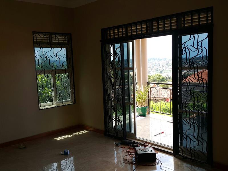 Bungalow for sale in Makindye Kampala