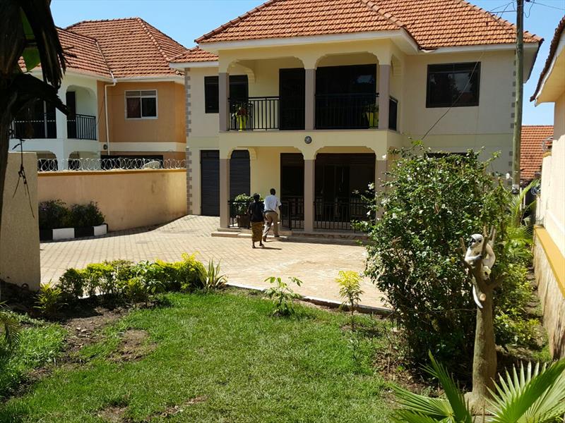 Bungalow for sale in Kansanga Kampala