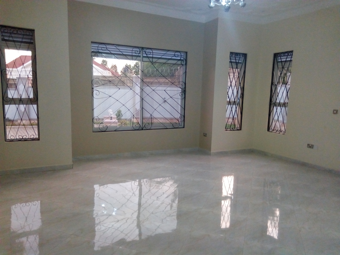 Bungalow for sale in Kitende Wakiso