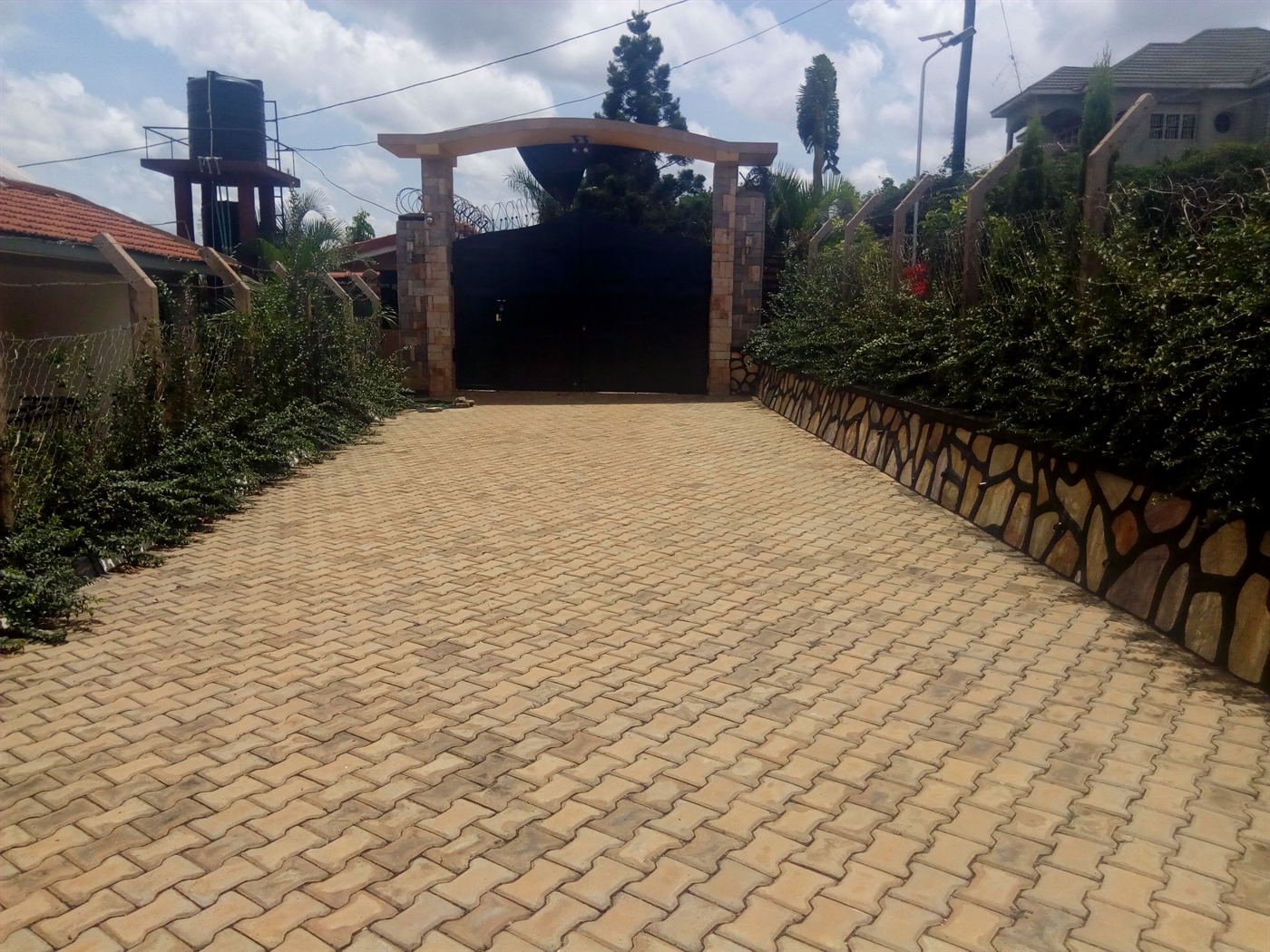 Villa for rent in Lubowa Wakiso