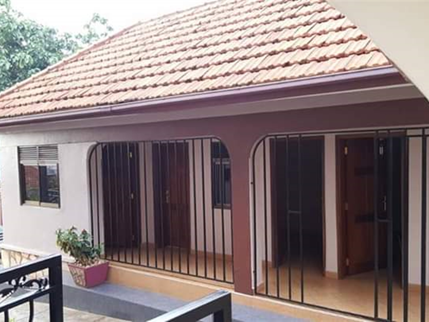 Duplex for sale in Bukoto Wakiso