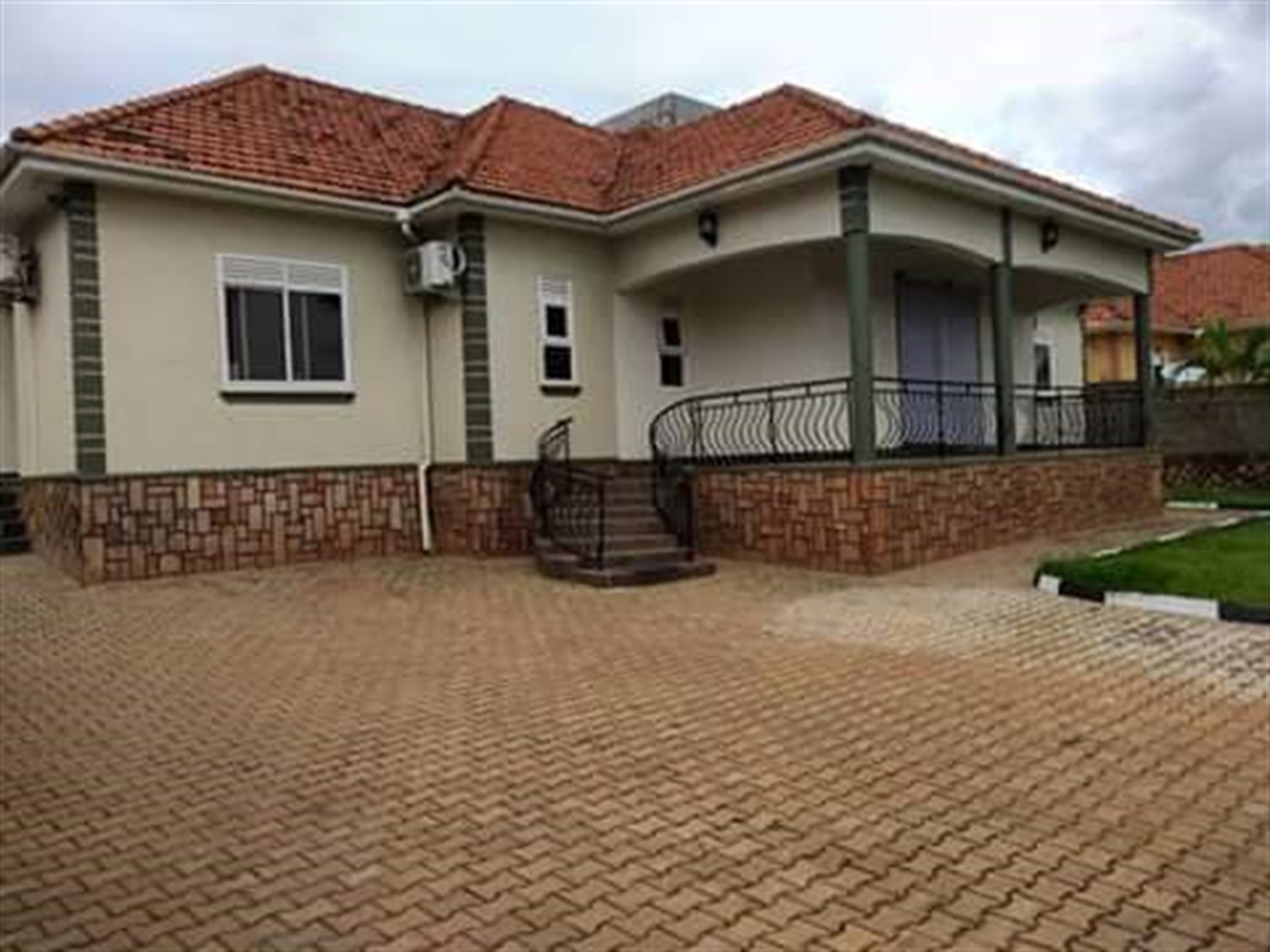 Bungalow for sale in Naalya Wakiso