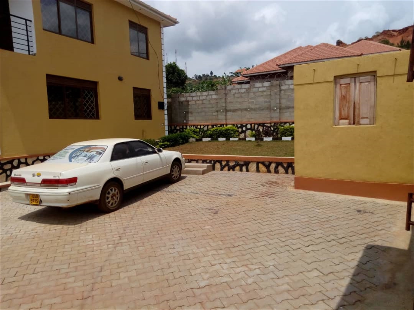 Duplex for sale in Lutembe Wakiso