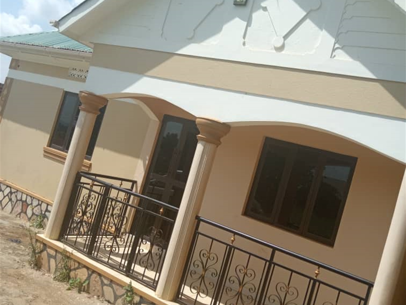 Bungalow for sale in Nsangi Wakiso