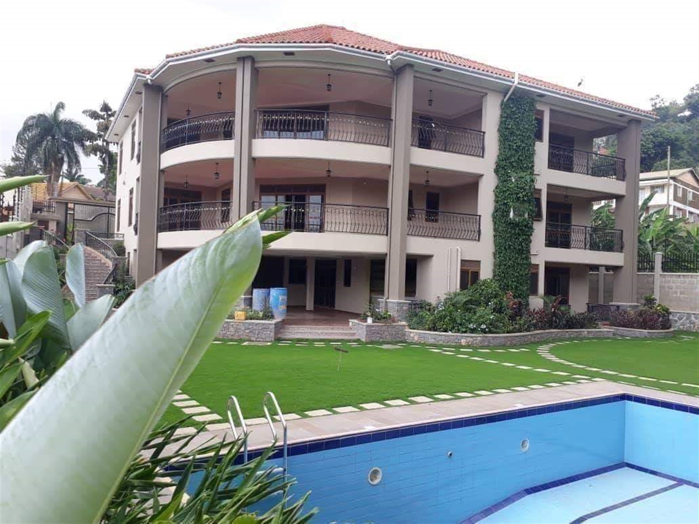 Mansion for sale in Muyenga Wakiso