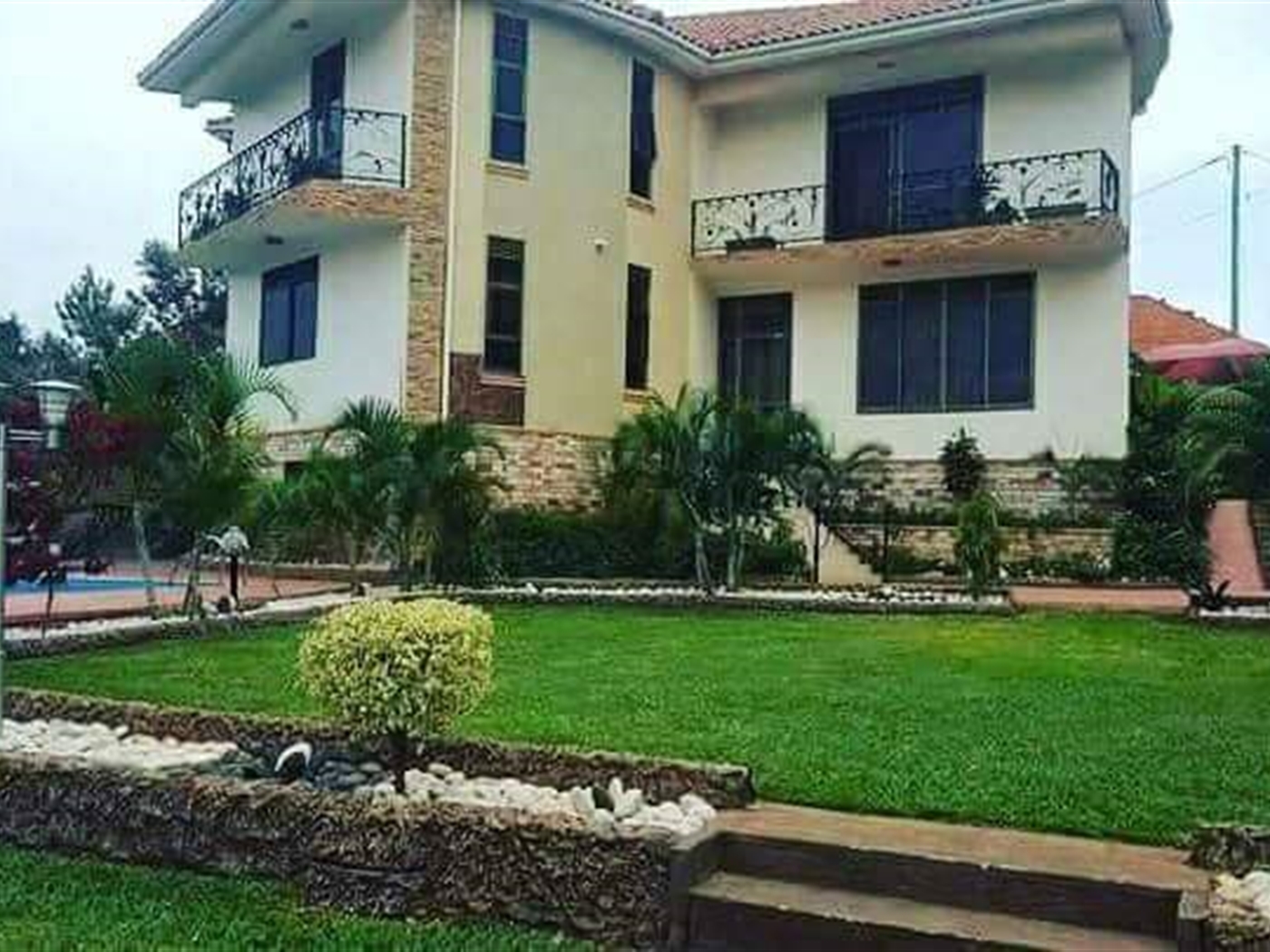 Mansion for sale in Naalya Wakiso