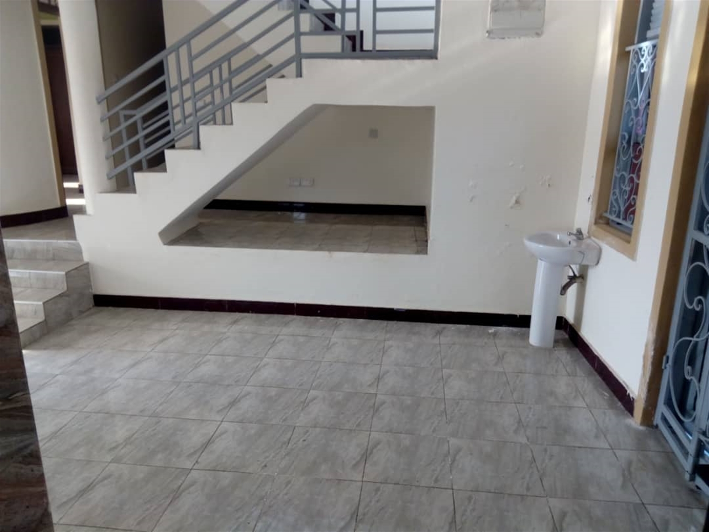 Duplex for rent in Bwebajja Wakiso