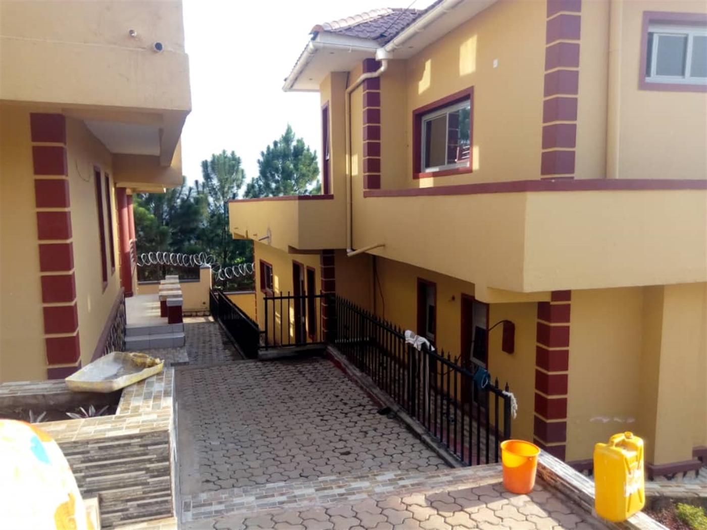 Duplex for rent in Bwebajja Wakiso