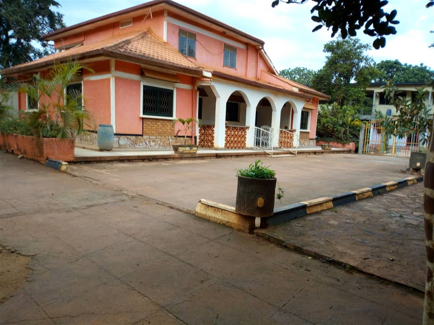 School for sale in Buwaate Wakiso