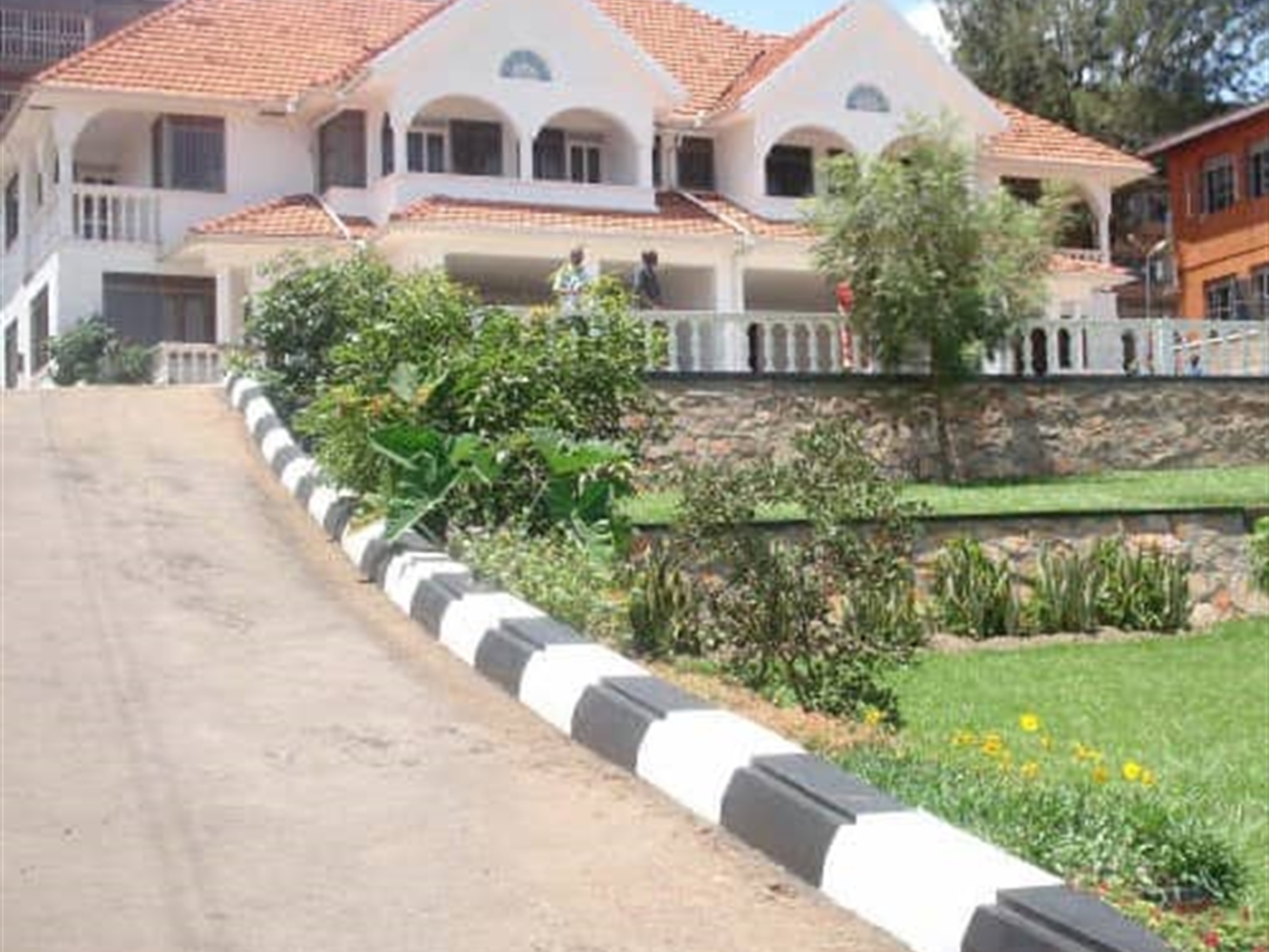 Town House for sale in Bugoloobi Wakiso