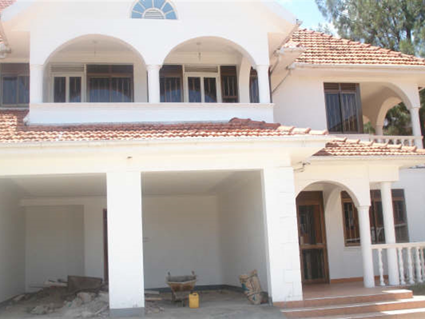 Town House for sale in Bugoloobi Wakiso