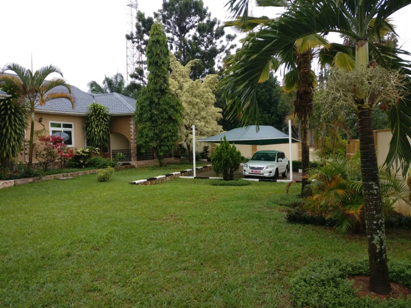 Bungalow for sale in Bwebajja Wakiso