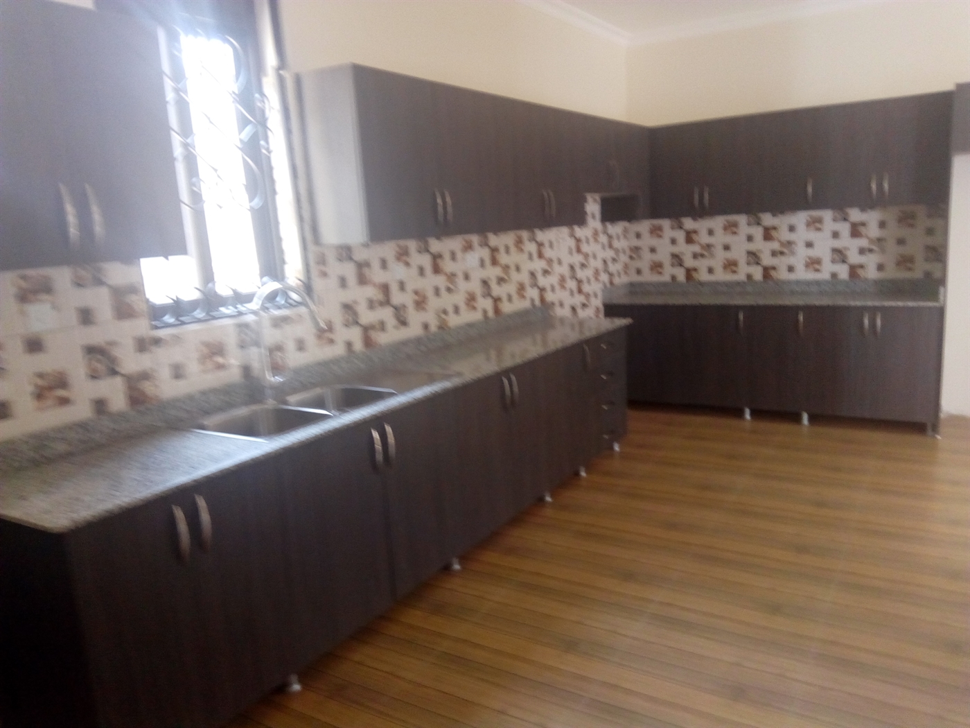 Villa for sale in Lubowa Wakiso