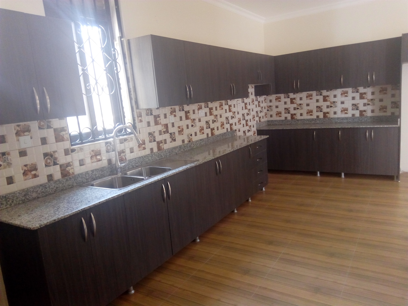 Villa for sale in Lubowa Wakiso