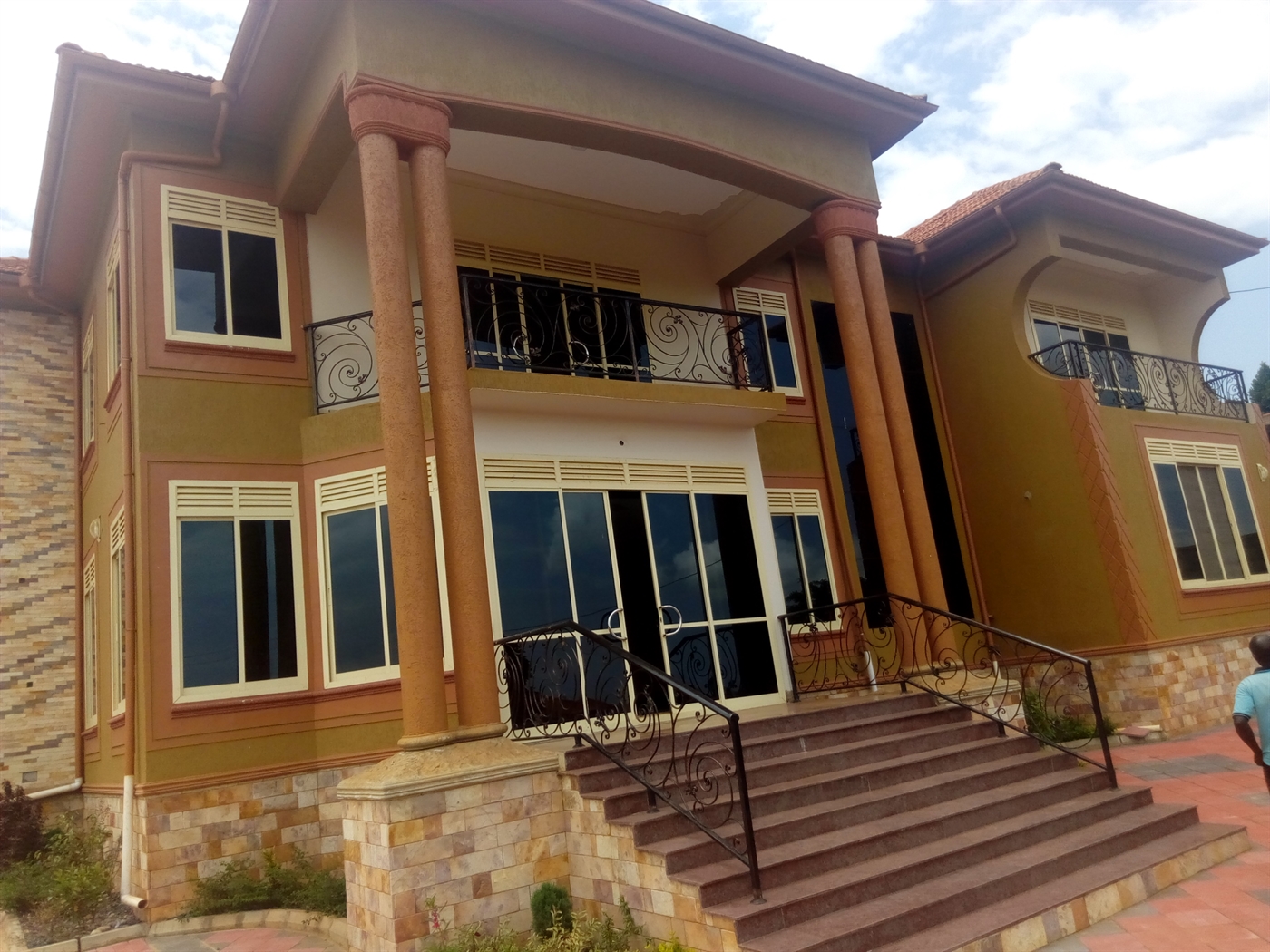 Duplex for sale in Bwebajja Wakiso