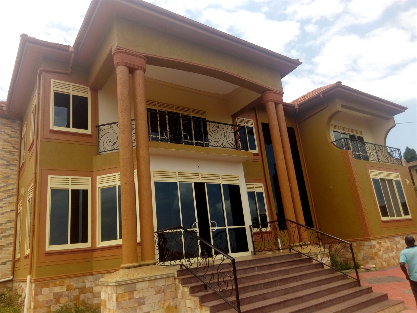 Duplex for sale in Bwebajja Wakiso