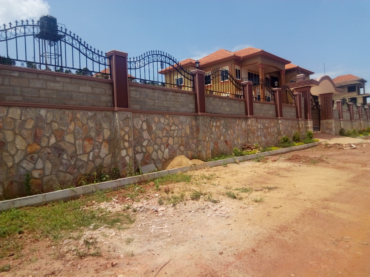 Duplex for sale in Bwebajja Wakiso