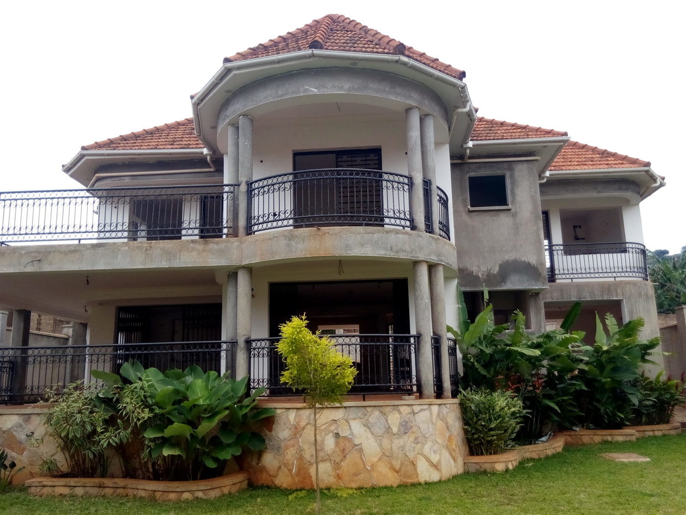 Duplex for sale in Lubowa Wakiso