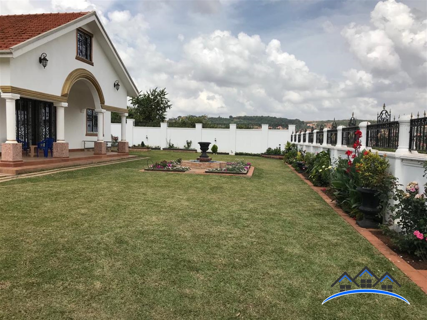 Mansion for sale in Lubowa Wakiso