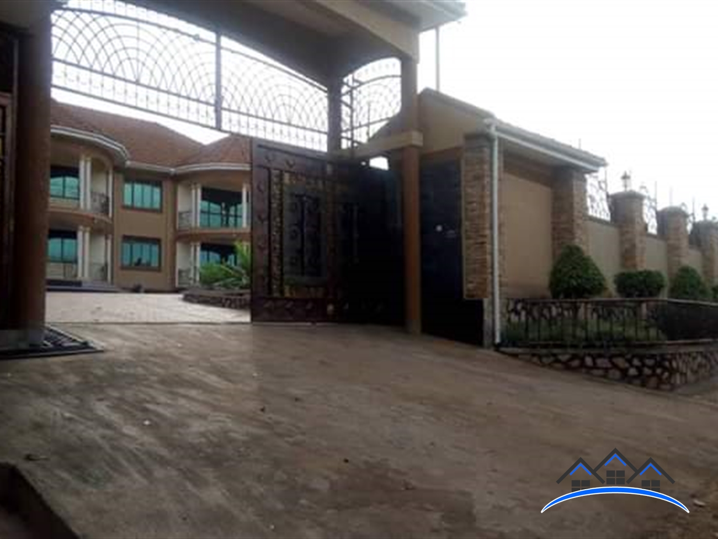 Mansion for sale in Kyengela Wakiso