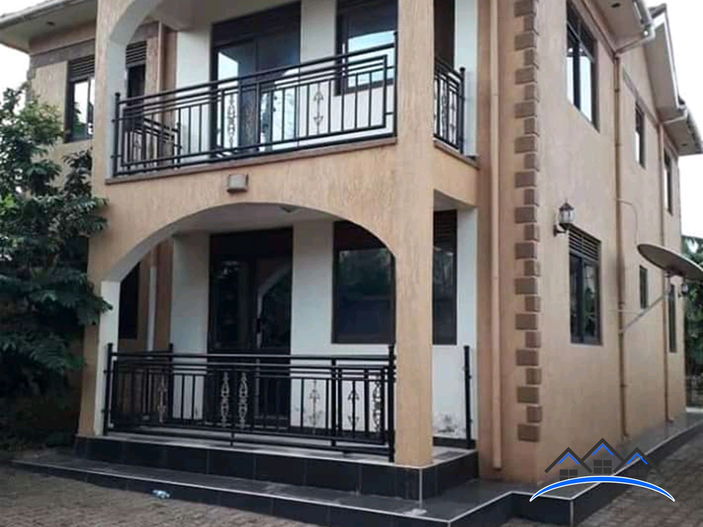 Duplex for sale in Kyanja Kampala