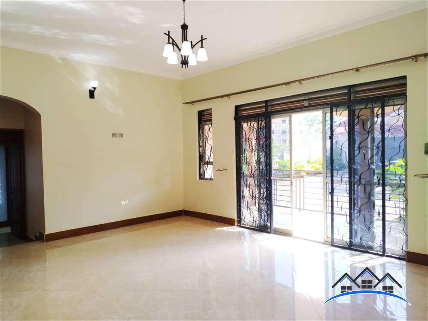 Duplex for sale in Kyanja Kampala