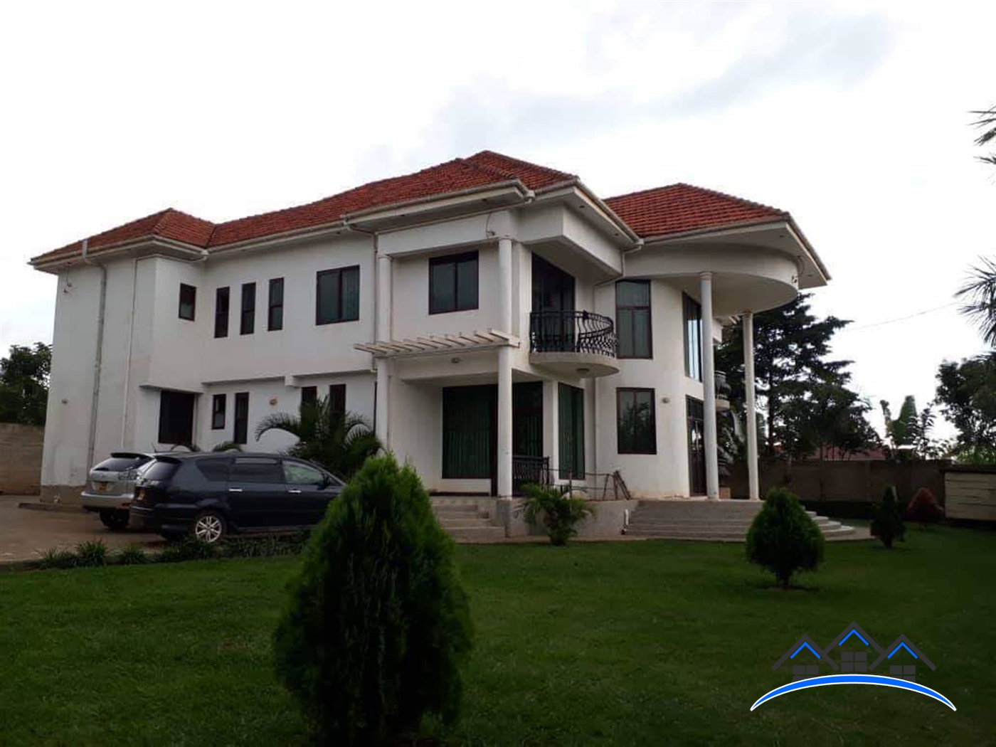 Mansion for sale in Kira Wakiso