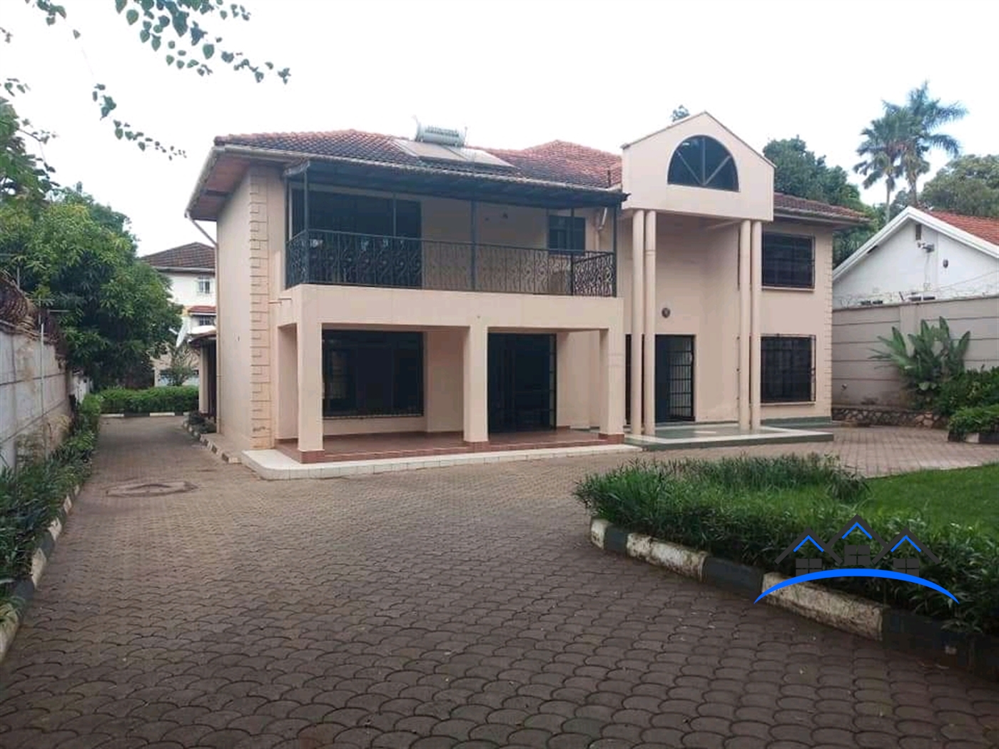 Mansion for sale in Bugoloobi Kampala