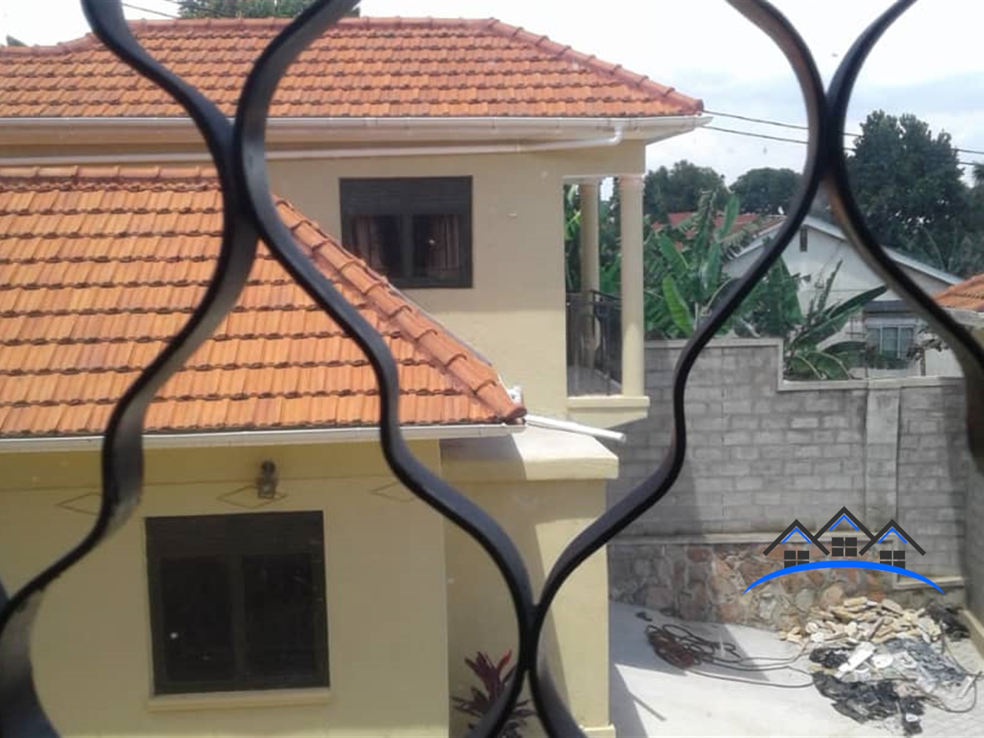 Mansion for sale in Kitende Wakiso