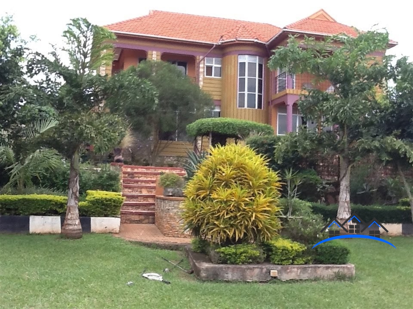 Mansion for sale in Kitende Wakiso