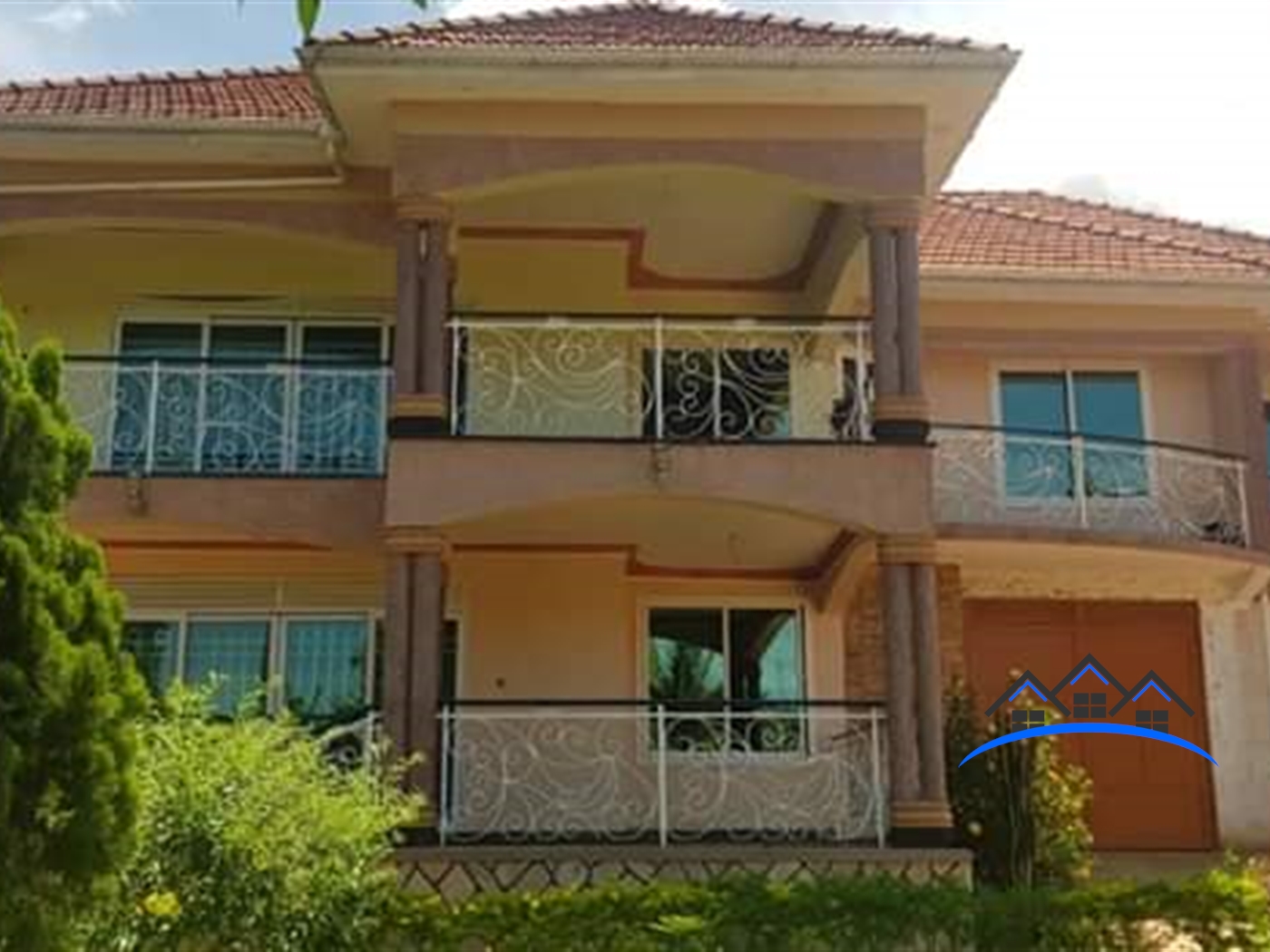 Mansion for sale in Kitende Wakiso