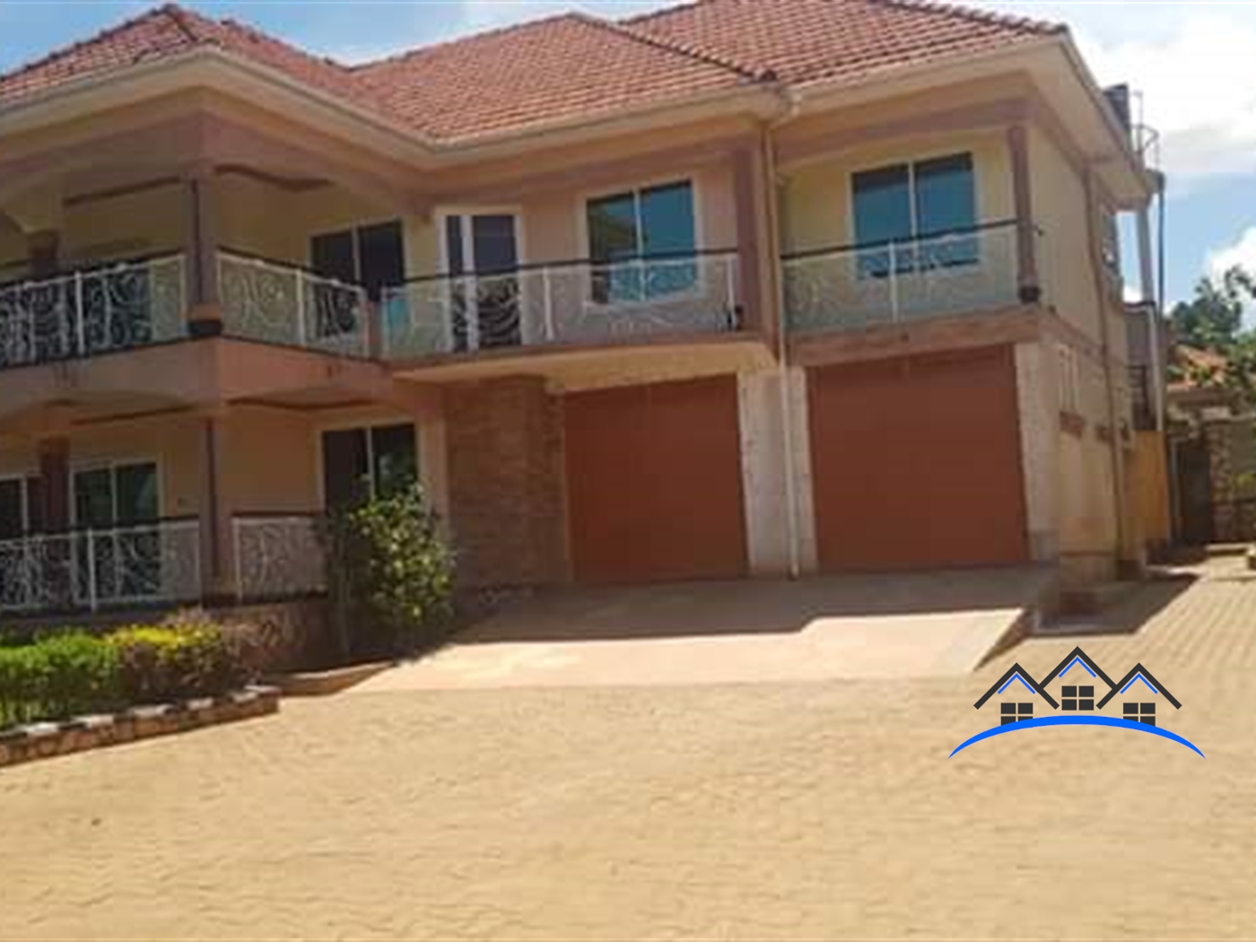 Mansion for sale in Kitende Wakiso