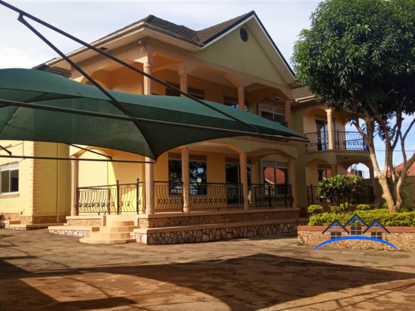 Mansion for sale in Mbalwa Wakiso