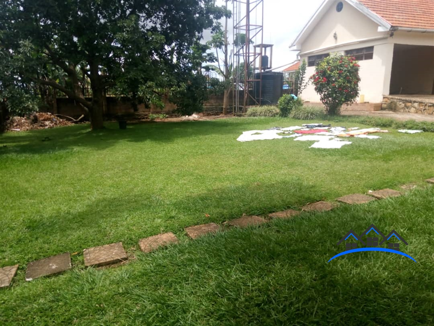 Duplex for rent in Bwebajja Wakiso