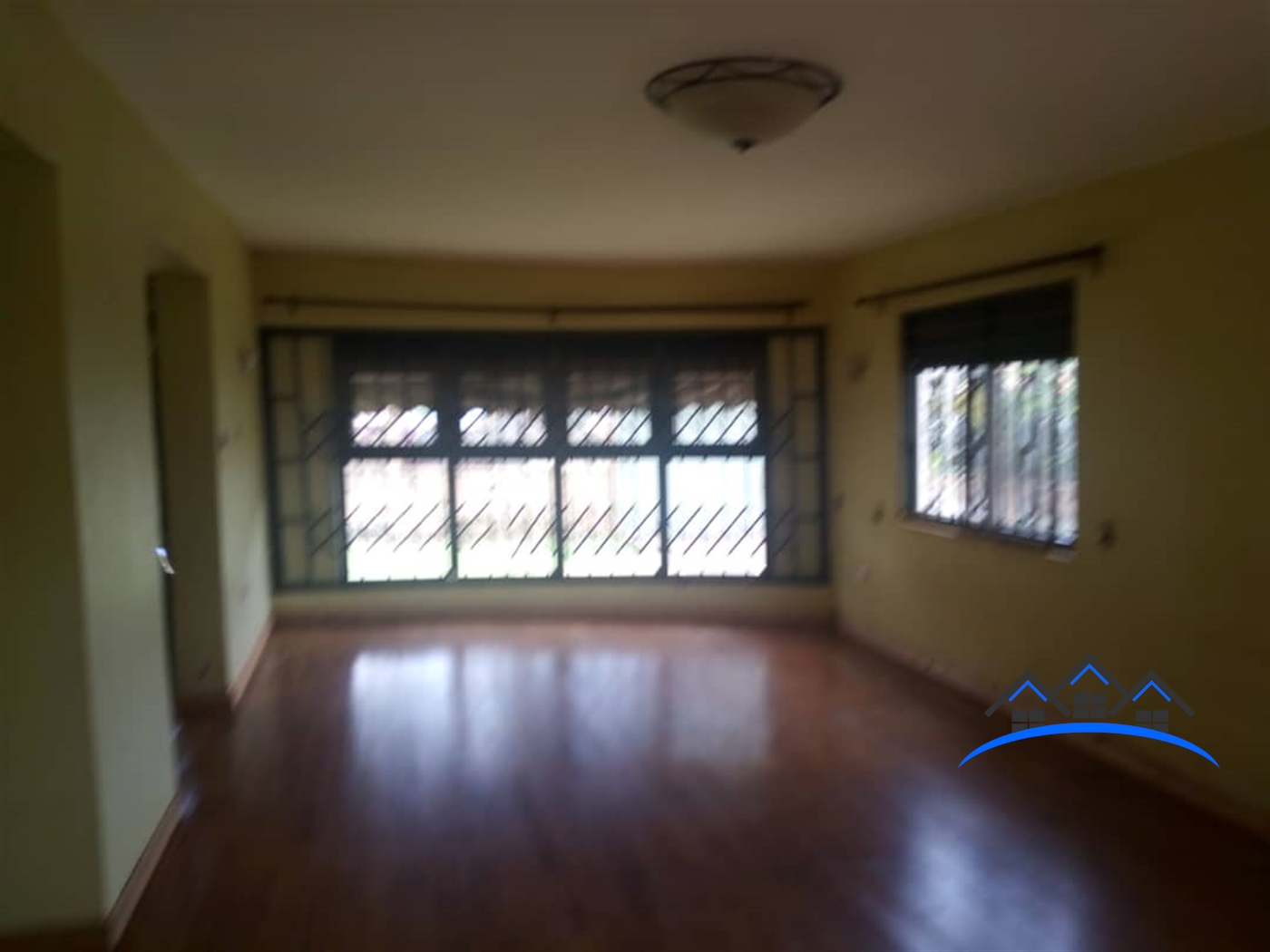 Duplex for rent in Bwebajja Wakiso