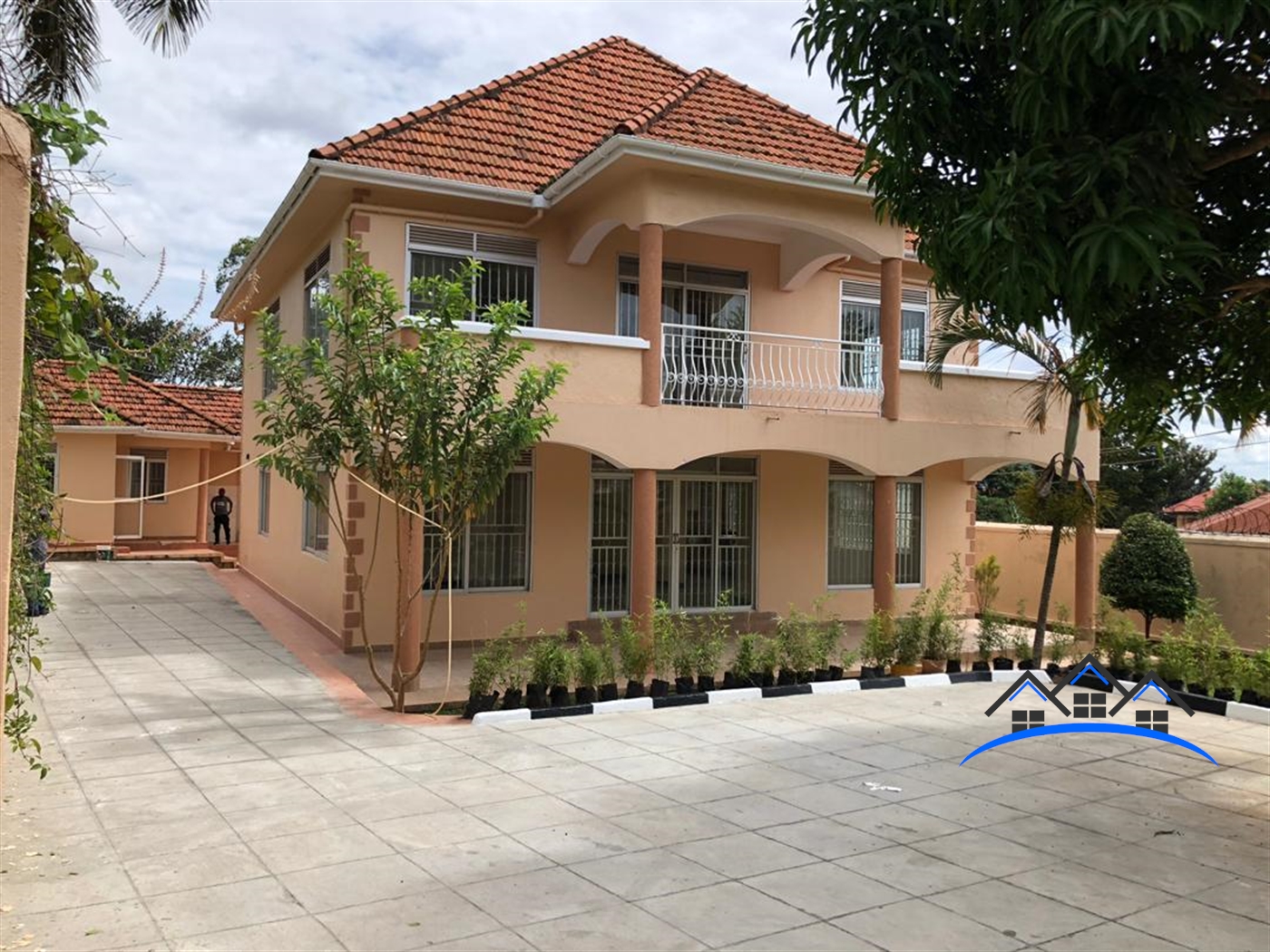 Storeyed house for rent in Muyenga Kampala