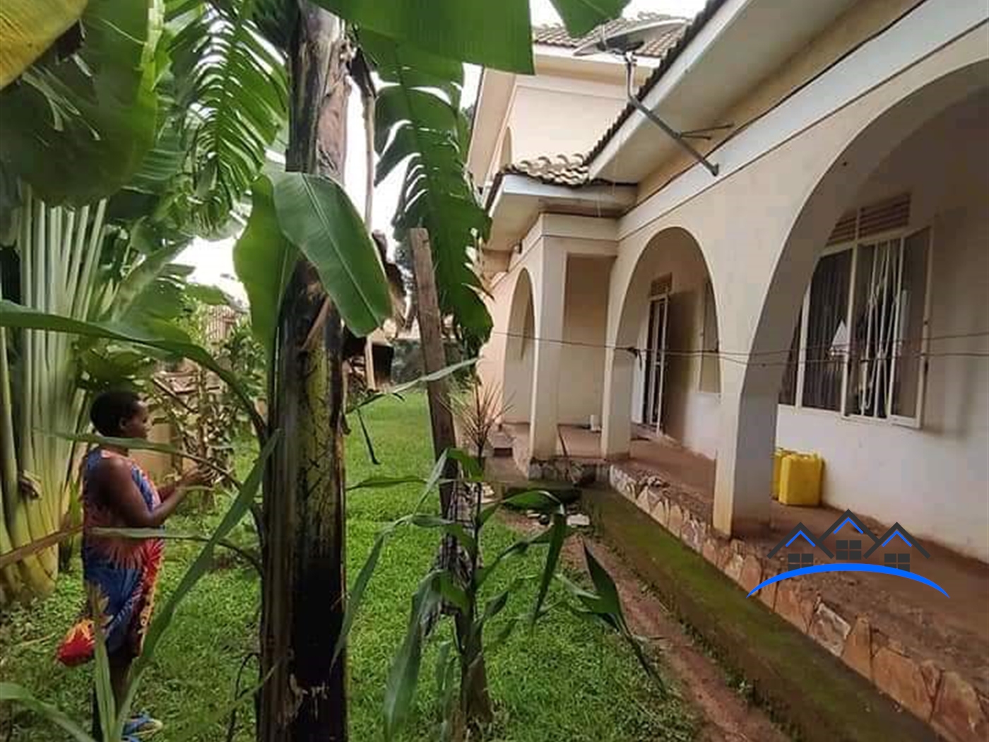 Storeyed house for sale in Bweyogerere Wakiso