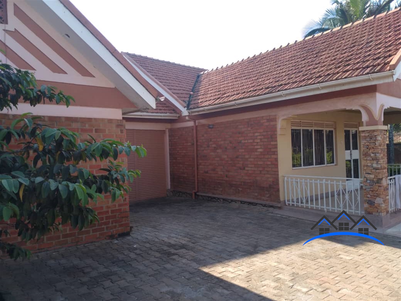 Bungalow for sale in Lweza Wakiso