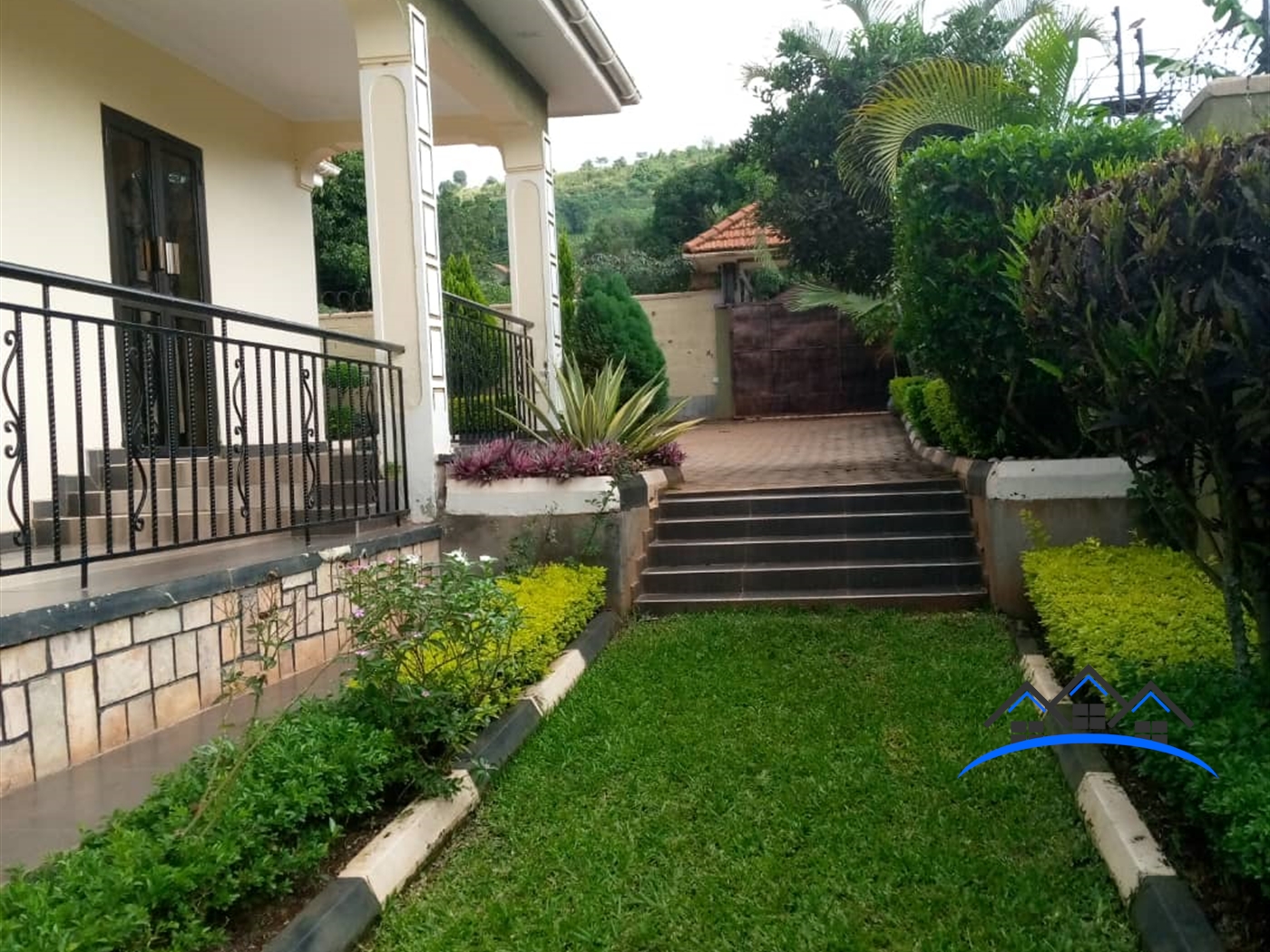 Storeyed house for sale in Bwebajja Wakiso