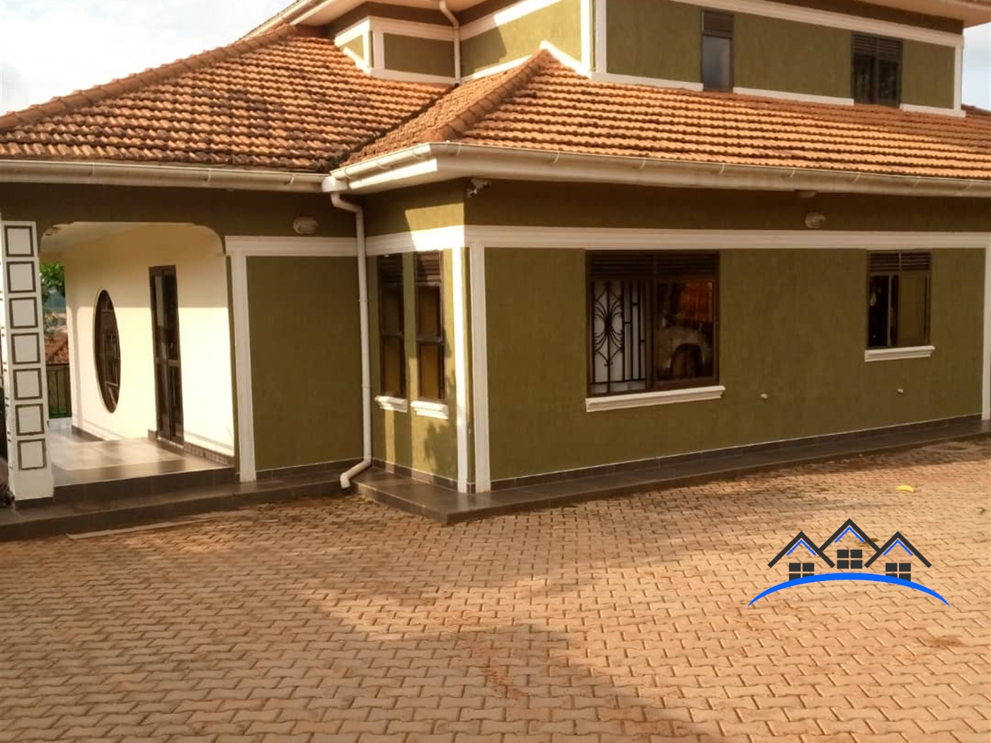 Storeyed house for sale in Bwebajja Wakiso