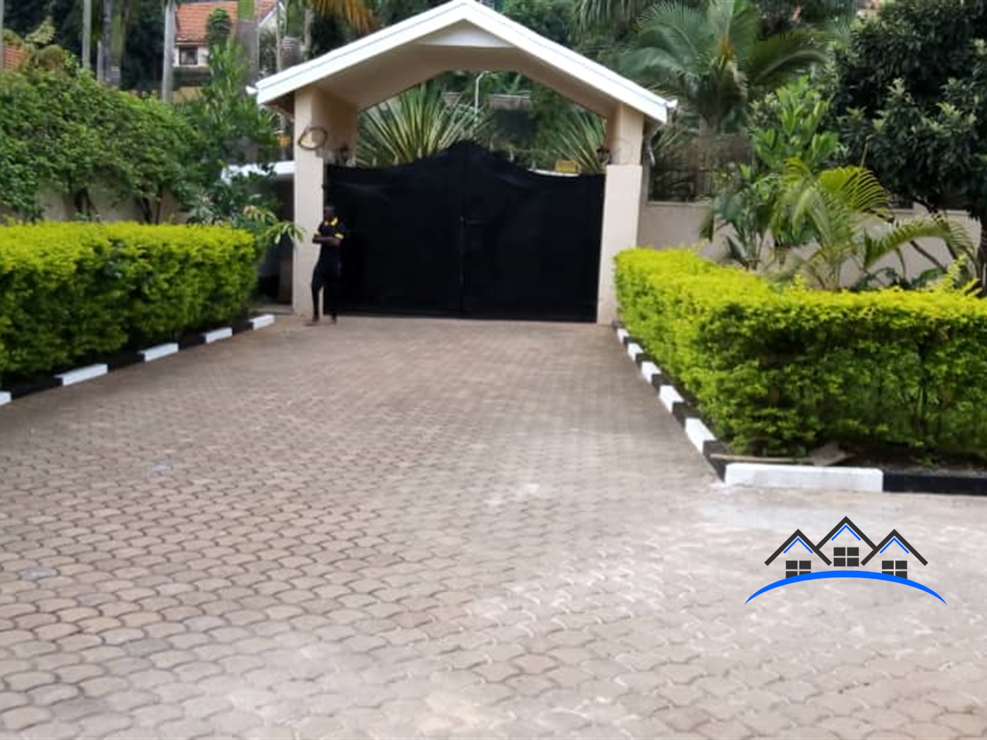 Storeyed house for rent in Naguru Kampala