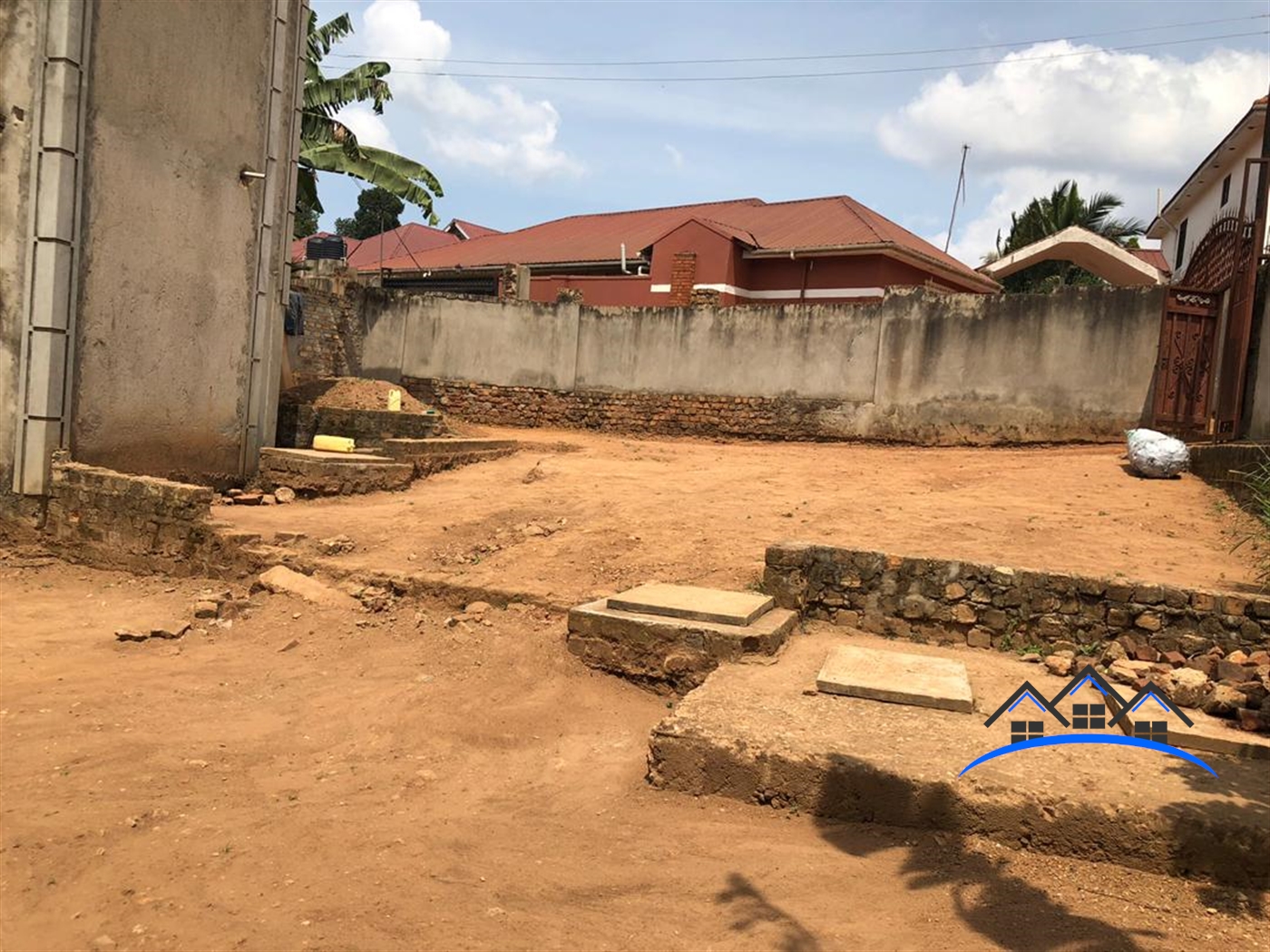 Storeyed house for sale in Seguku Wakiso