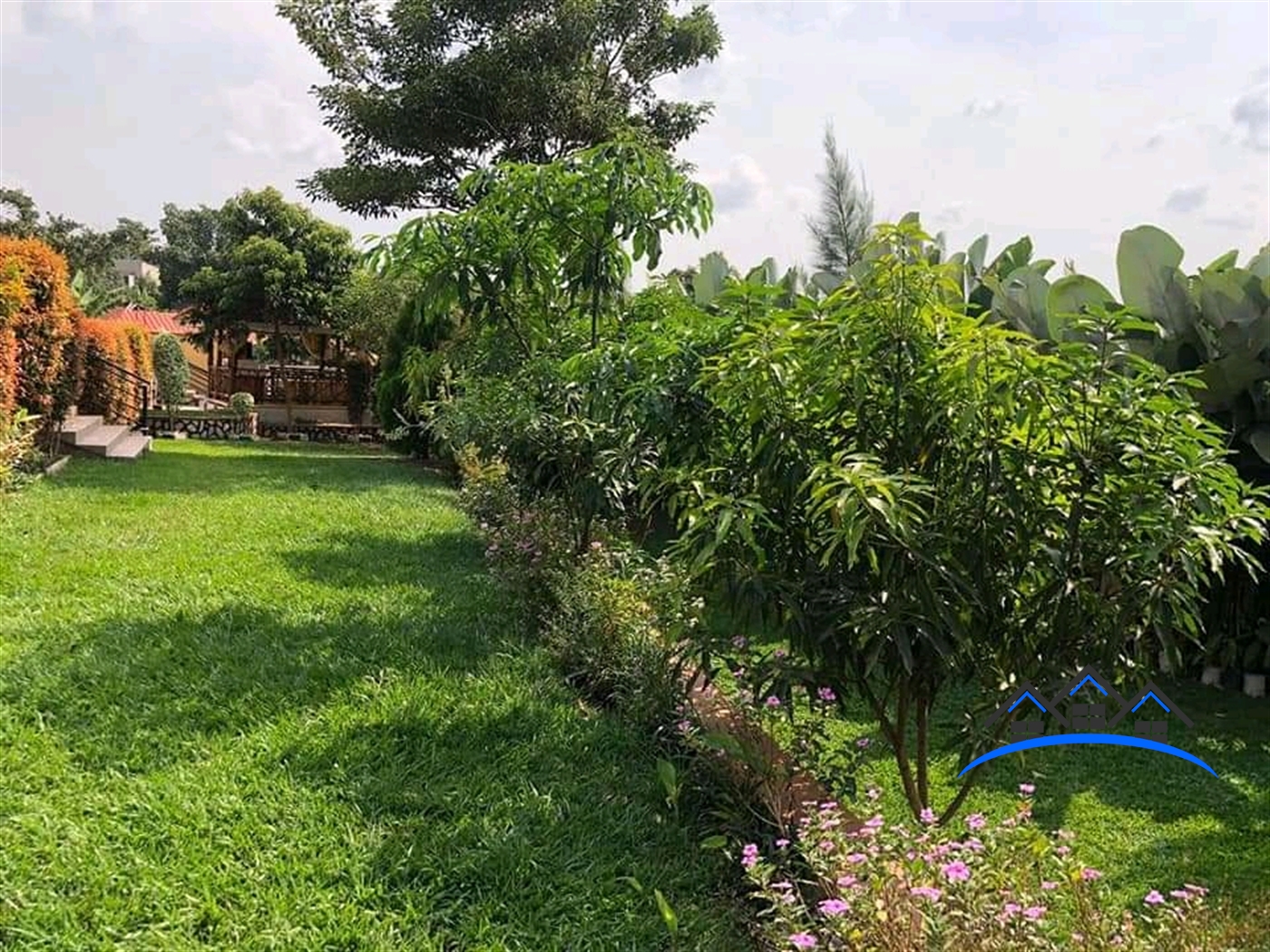 Storeyed house for sale in Kyanja Wakiso