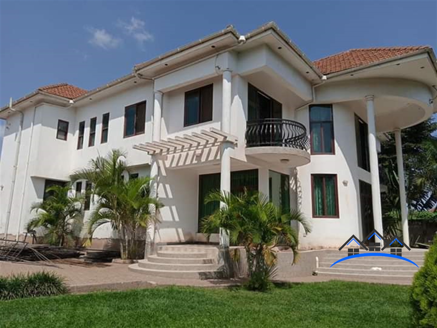 Mansion for sale in Kira Wakiso