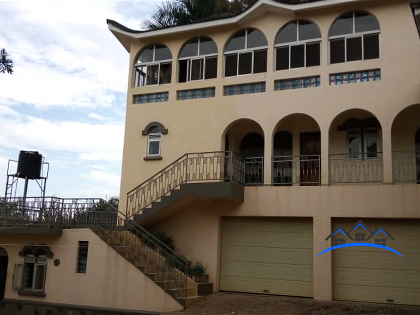 Mansion for rent in Bugoloobi Kampala