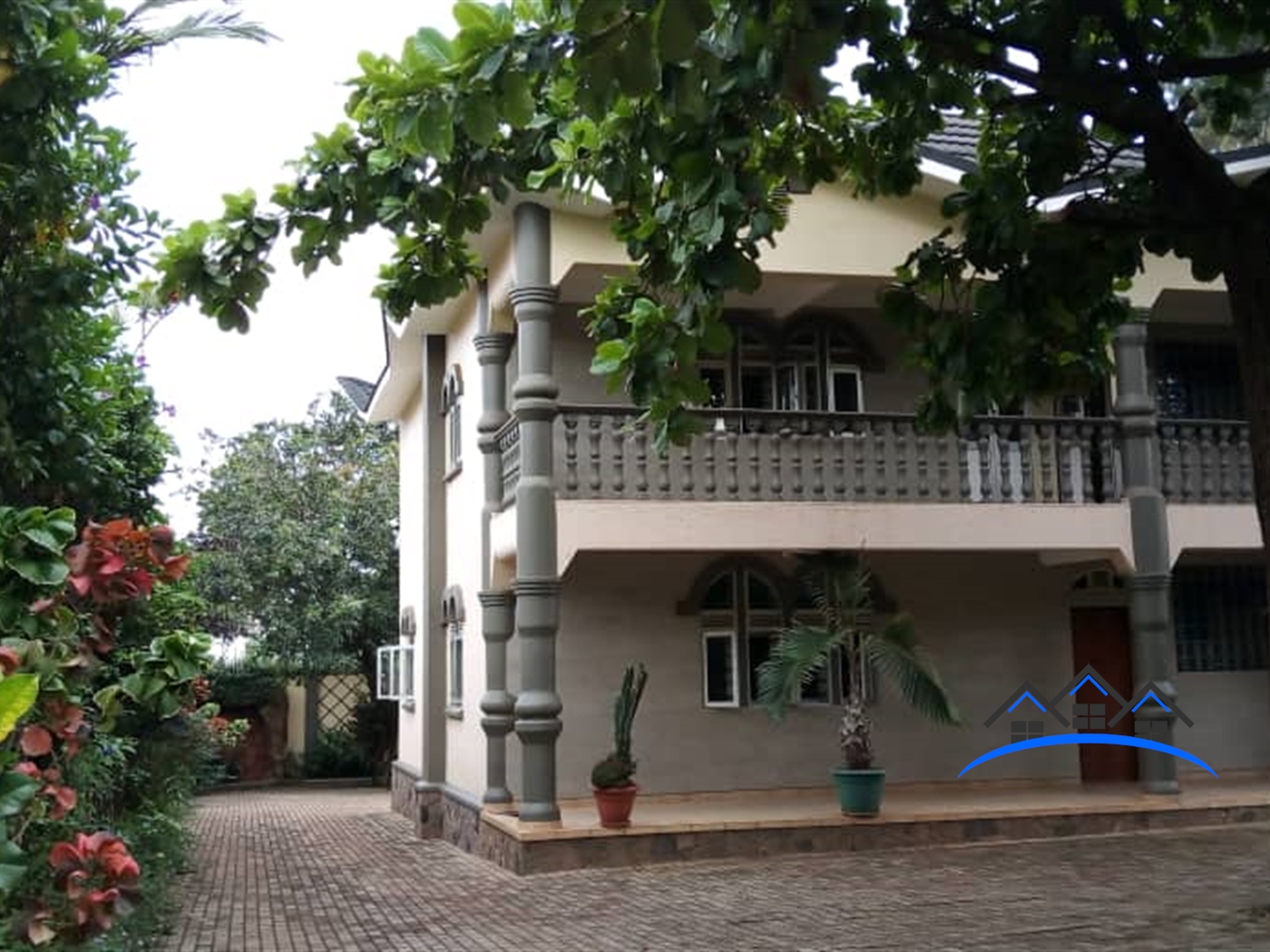 Mansion for rent in Bugoloobi Kampala