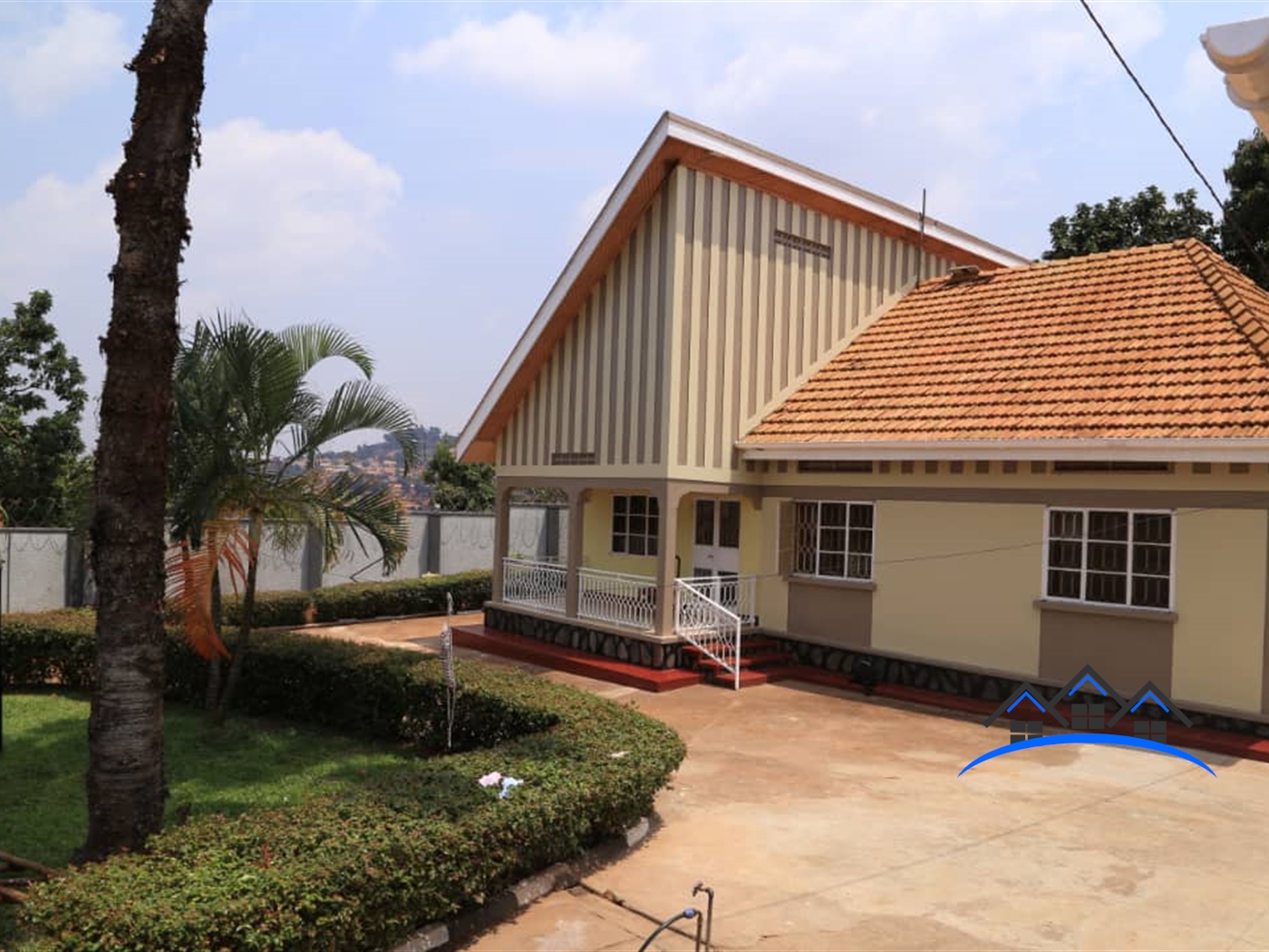 Mansion for sale in Makindye Kampala