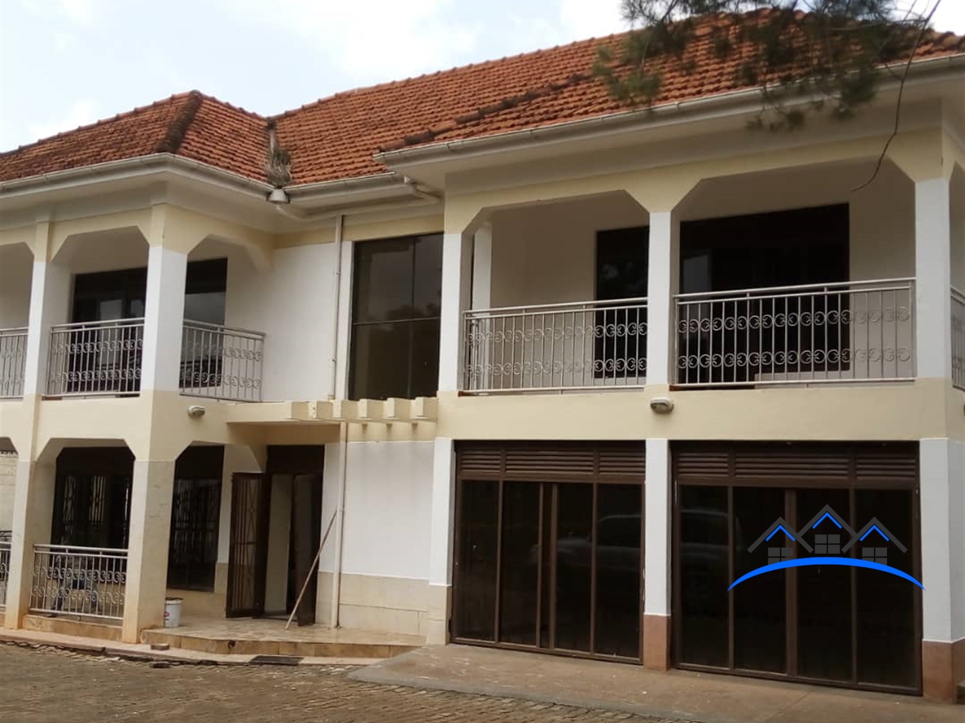 Villa for rent in Bugoloobi Kampala