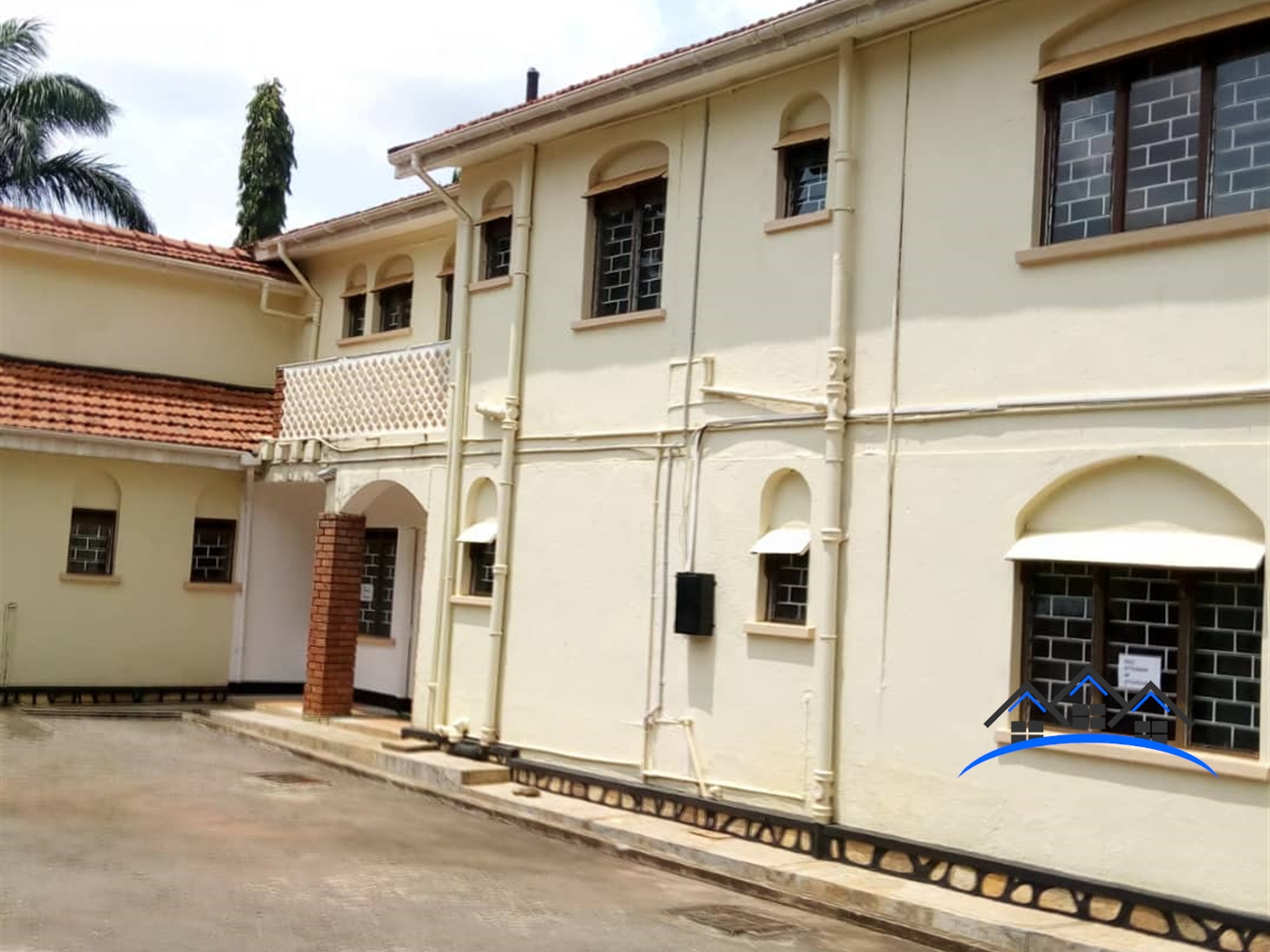 Villa for rent in Bugoloobi Kampala