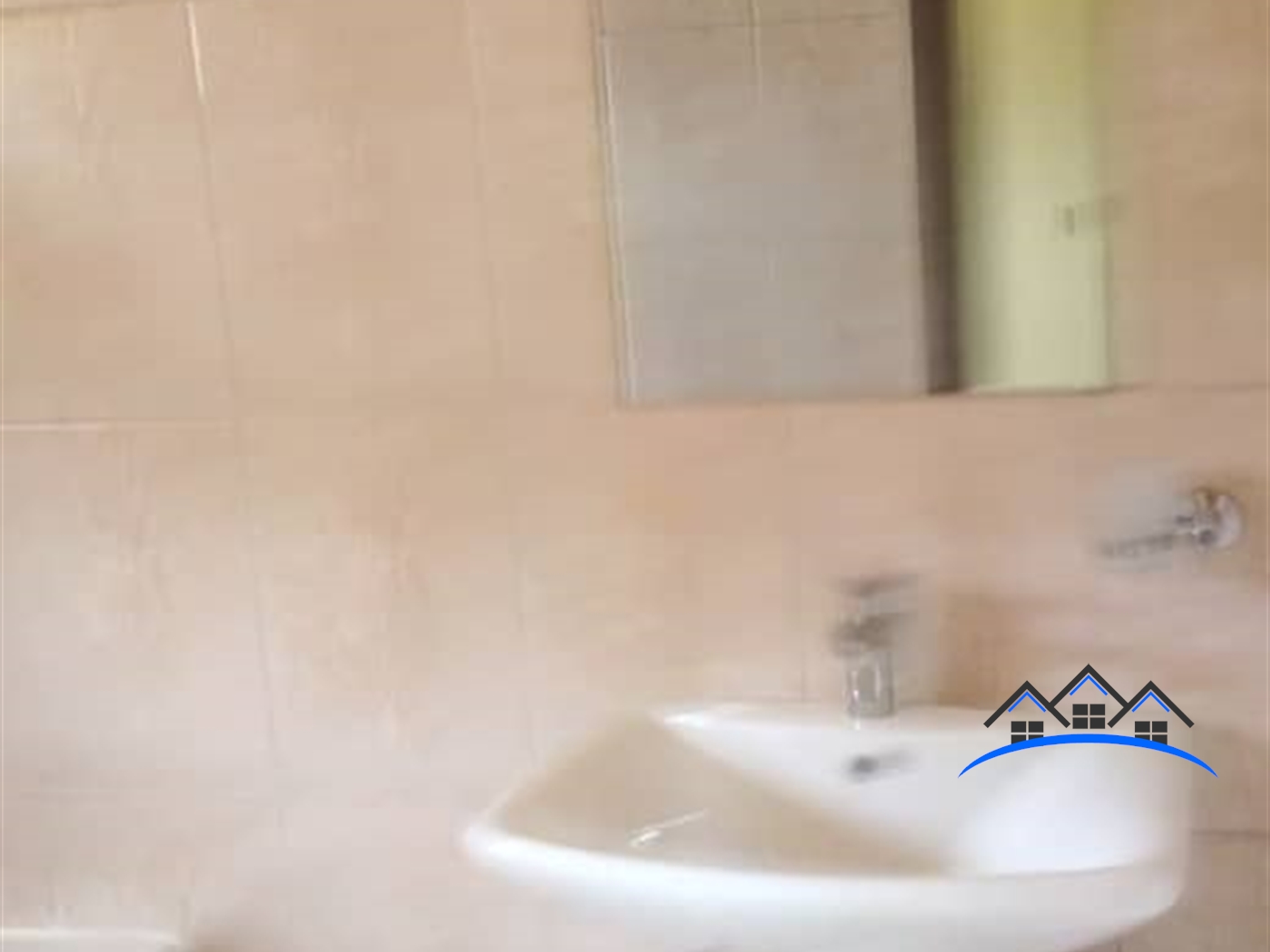 Villa for rent in Bugoloobi Kampala